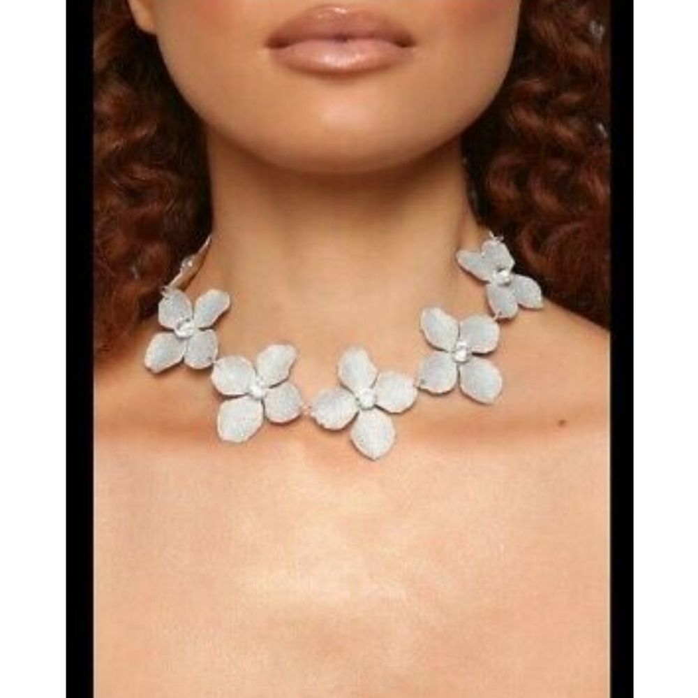 Flower Stud Necklace